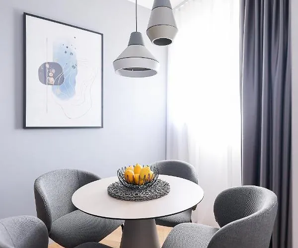 11 11 アパート ザダル